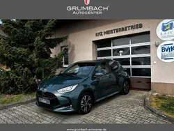 1l0 shimmering silver metallic Neu 2025 Toyota Yaris Hybrid Style Kleinwagen | 23.330 € (Guter Preis)