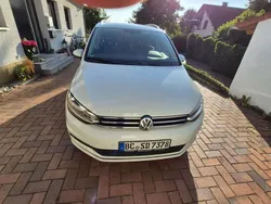 Weiß Gebraucht 2016 VW Touran Highline Van / Kleinbus | 18.999 € (Fairer Preis)
