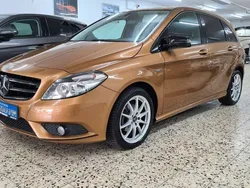 Beige Gebraucht 2012 Mercedes B180 Van / Kleinbus | 11.980 € (Teuer)