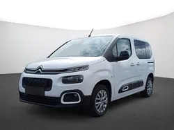 Weiß Gebraucht 2023 Citroën Berlingo Feel Van / Kleinbus | 17.490 € (Guter Preis)
