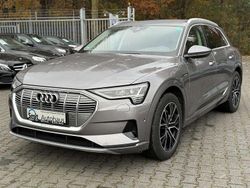 Grau Gebraucht 2020 Audi e-tron Ambiente SUV | 23.500 € (Guter Preis)