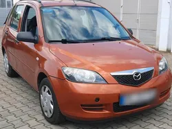 Orange Gebraucht 2004 Mazda 2 Comfort Kleinwagen | 2.000 € (Fairer Preis)
