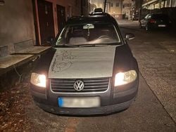 Schwarz Gebraucht 2004 VW Passat Kombi | 400 € (Superpreis)