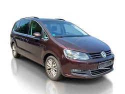 Rot Gebraucht 2016 VW Sharan Comfortline Van / Kleinbus | 18.990 € (Fairer Preis)