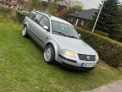 Silber Gebraucht 2001 VW Passat Kombi | 2.300 € (Teuer)