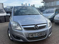 Grau Gebraucht 2008 Opel Zafira Edition Van / Kleinbus | 2.450 € (Fairer Preis)