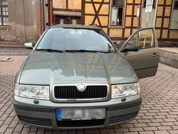 Grün Gebraucht 2003 Skoda Octavia Kombi | 2.500 €