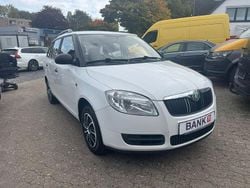 Weiß Gebraucht 2009 Skoda Fabia Kombi | 4.490 €