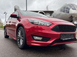 Rot Gebraucht 2017 Ford Focus ST-Line Kombi | 9.999 € (Superpreis)