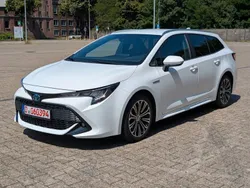 Super white 2 Gebraucht 2020 Toyota Corolla Business Edition Kombi | 17.255 € (Etwas zu teuer)
