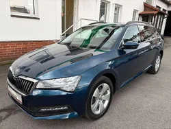 Lavablau metallic Gebraucht 2020 Skoda Superb Ambition Kombi | 17.490 € (Etwas zu teuer)