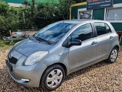 Silber Gebraucht 2007 Toyota Yaris Cool Limousine | 2.950 € (Guter Preis)