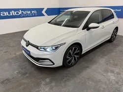 Weiß Gebraucht 2023 VW Golf VIII Life Limousine | 23.700 € (Fairer Preis)