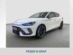 Glacial weiß metallic Gebraucht 2025 Cupra Leon Limousine | 34.480 € (Guter Preis)