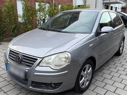 Silber Gebraucht 2009 VW Polo Comfortline Kleinwagen | 2.500 € (Guter Preis)