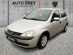 Grau Gebraucht 2002 Opel Corsa Kleinwagen | 1.990 € (Teuer)