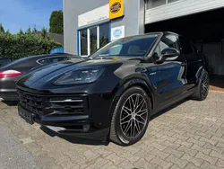 Tiefschwarz Gebraucht 2024 Porsche Cayenne SUV | 112.899 € (Fairer Preis)