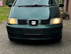 Grün Gebraucht 2001 Seat Alhambra Van / Kleinbus | 1.850 €