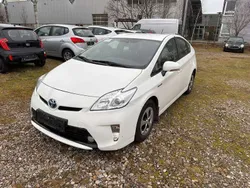 Weiß Gebraucht 2014 Toyota Prius Life Kleinwagen | 6.499 € (Fairer Preis)