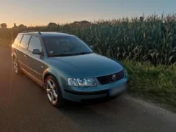 Blau Gebraucht 1999 VW Passat Kombi | 1.100 € (Guter Preis)