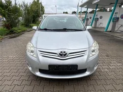 Silber Gebraucht 2011 Toyota Auris Life+ Limousine | 5.700 € (Guter Preis)