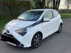 Weiß Gebraucht 2019 Toyota Aygo X-clusiv Kleinwagen | 6.900 € (Guter Preis)