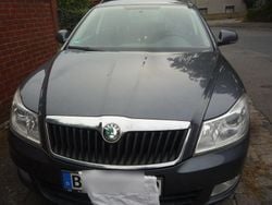 Grau Gebraucht 2012 Skoda Octavia Kombi | 4.900 €