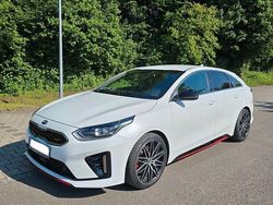 Weiß Gebraucht 2021 Kia ProCeed Kleinwagen | 24.499 € (Fairer Preis)