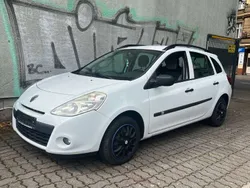 Weiß Gebraucht 2009 Renault Clio GrandTour Expression Kombi | 2.999 € (Guter Preis)