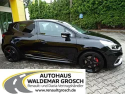 Tiefschwarz (metallic) Gebraucht 2014 Renault Clio IV R.S. Limousine | 12.964 € (Superpreis)