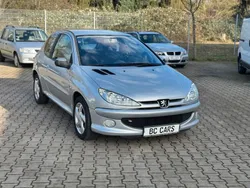 Silber Gebraucht 2005 Peugeot 206 Kleinwagen | 1.650 € (Fairer Preis)