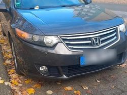 Grau Gebraucht 2011 Honda Accord Limousine | 6.500 €