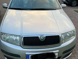 Grau Gebraucht 2004 Skoda Fabia Limousine | 1.100 €