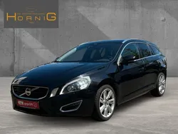 Schwarz Gebraucht 2013 Volvo V60 Summum Kombi | 12.980 € (Etwas zu teuer)