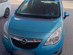 Blau Gebraucht 2012 Opel Meriva Van / Kleinbus | 3.400 € (Teuer)