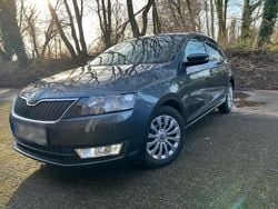 Grau Gebraucht 2017 Skoda Rapid Drive Limousine | 11.400 € (Fairer Preis)