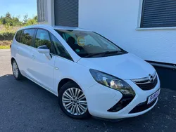 Weiß Gebraucht 2015 Opel Zafira Tourer Innovation Van / Kleinbus | 9.500 € (Fairer Preis)