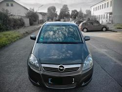 Grau Gebraucht 2012 Opel Corsa Kombi | 2.999 €