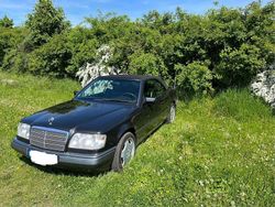 Schwarz Gebraucht 1994 Mercedes 220 Cabrio | 19.500 €