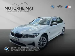 Weiß Gebraucht 2022 BMW 320e Sport Line Kombi | 24.250 € (Guter Preis)