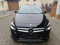Schwarz Gebraucht 2016 Mercedes B200 Van / Kleinbus | 11.990 € (Guter Preis)