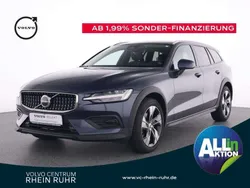 Blau Gebraucht 2023 Volvo V60 CC Plus Kombi | 38.980 € (Superpreis)