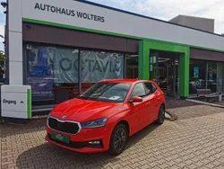 Velvetrot metallic Neu 2025 Skoda Fabia Tour Kleinwagen | 21.350 € (Fairer Preis)