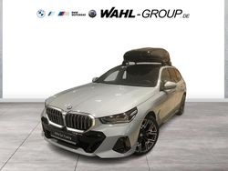 Grau Gebraucht 2024 BMW 520 M Sport Kombi | 62.290 €