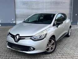 Grau Gebraucht 2016 Renault Clio IV Dynamique Limousine | 5.900 € (Fairer Preis)