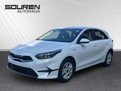 (wd) cararraweiss Neu 2025 Kia Ceed Comfort Limousine | 22.890 € (Fairer Preis)