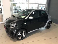 Schwarz Gebraucht 2021 Smart ForFour Electric Drive Kleinwagen | 9.888 € (Fairer Preis)