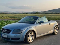 Grau Gebraucht 2005 Audi TT Roadster Cabrio | 8.200 €