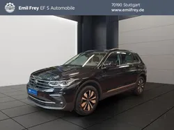 Deep black perleffekt Gebraucht 2023 VW Tiguan Life SUV | 29.890 € (Fairer Preis)