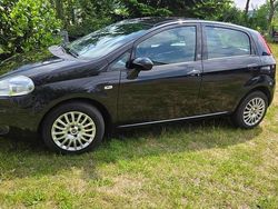 Schwarz Gebraucht 2011 Fiat Grande Punto Kleinwagen | 3.850 € (Fairer Preis)